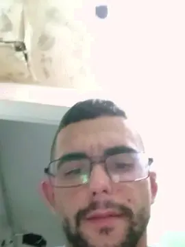 Cam4 Sex Cam of Abrahao22