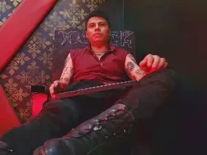 Cam4 Live Sex Cam of AquilesTaylor