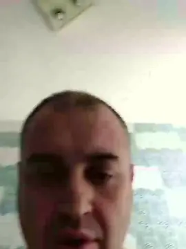 Cam4 Free Live Porn of cumincam82