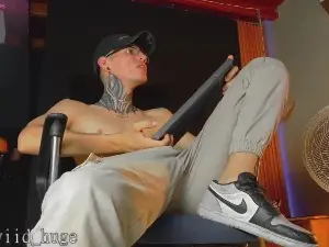 Cam4 Free Porn Cam of david_huge