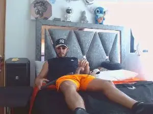 Cam4 Sex Chat of Elchino22xxl