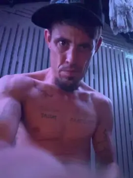 Cam4 Sex Cam of Ezdoesit420