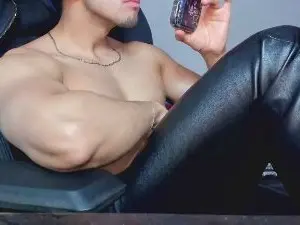 Cam4 Sex Cam of Tommy_bred