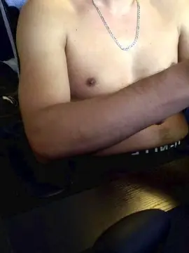 Cam4 Live Porn of yoloyo93