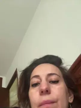 Cam4 Nude Webcam of renattabigboobs
