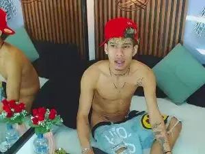 Cam4 Nude Webcam of SkinnycuteAlyer