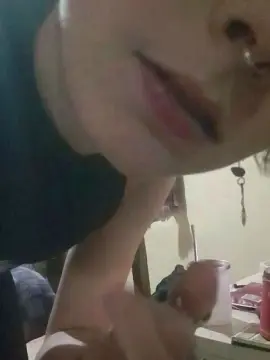 Cam4 Free Porn Cam of ASTRIDSHINE