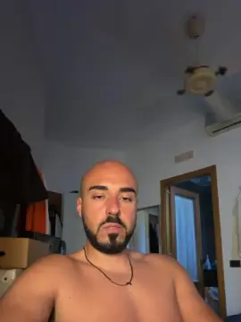 Cam4 Free Live Porn of corrado94iclou3