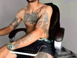Cam4 Live Porn of Mikee_scooth