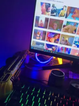 Cam4 Free Live Porn of mikechezrona