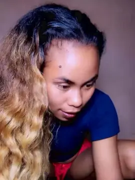 Cam4 Live Sex of Dinah974