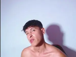 Cam4 Watch Live Sex Cams of Rowanbig23