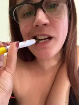 Cam4 Live Sex Cam of Momy_hot