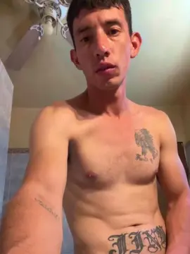 Cam4 Watch Live Sex Cams of Akserthuglove
