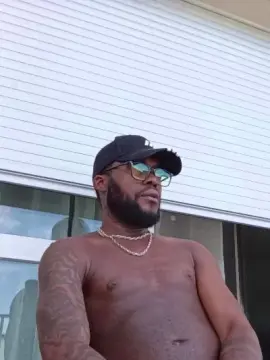 Cam4 Free Porn Cam of Bigblackfrenck