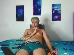 Cam4 Live Sex of bruce_max
