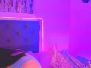 Cam4 Free Live Porn of Emily_leinner