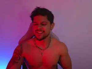 Cam4 Live Porn of dom_santiago31