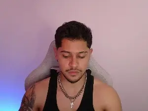 Cam4 Private Sex Chat of dom_santiago31