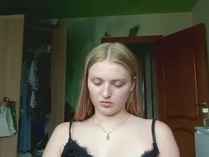 Cam4 Free Porn Cam of LucienneZani