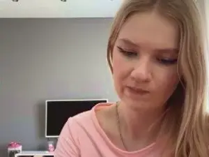 Cam4 Live Porn of LilliamToo