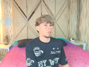 Cam4 Free Live Porn of Twinfire_zeus