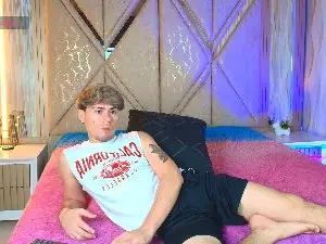 Cam4 Free Porn Cam of Twinfire_zeus