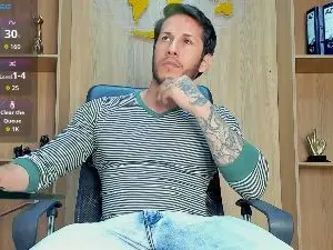 Cam4 Live Sex of George_Diesell