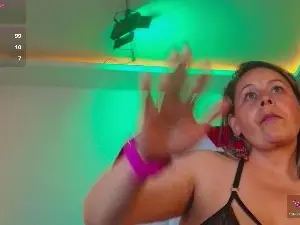 Cam4 Live Sex of Cinthya_roberts