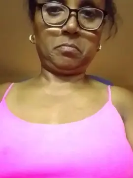 Cam4 Live Sex Cam of momsexy_xxx