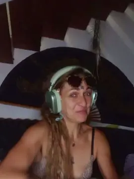 Cam4 Live Porn of manuella19