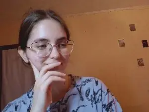 Cam4 Free Live Porn of RoxanaKneisler