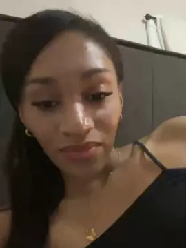 Cam4 Sex Cam of Sarabombshell