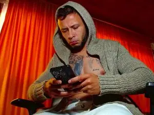 Cam4 Live Sex of sebastian_horny