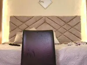 Cam4 Watch Live Sex Cams of Raqueljones_