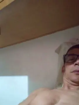 Cam4 Free Live Porn of Antonyoluiz