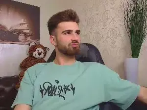 Cam4 Free Live Porn of KyloEast