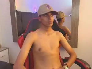 Cam4 Live Sex Cam of Alan_Colthon