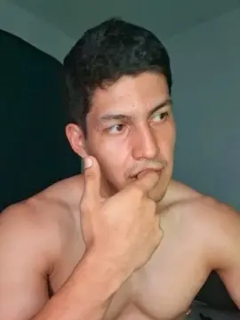 Cam4 Free Porn Cam of JohnnyRuizXXX