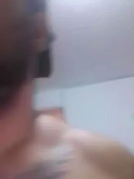 Cam4 Free Porn Cam of jhonnysexy69