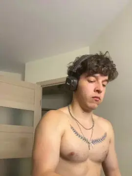 Cam4 Live Porn of bravo_maestro
