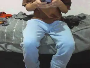 Cam4 Watch Live Sex Cams of pequeboy_hot
