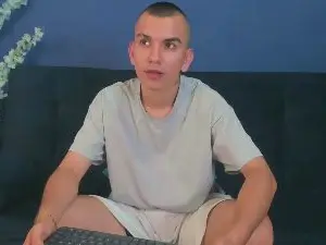 Cam4 Live Porn of Rowan_Cley