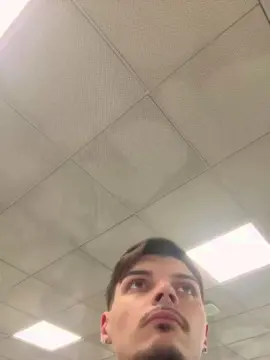 Cam4 Free Porn Cam of ThomasRM98