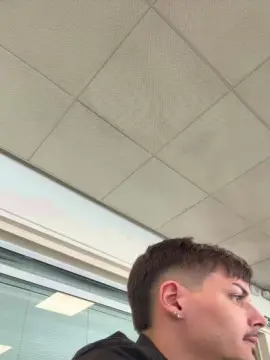 Cam4 Sex Cam of ThomasRM98