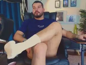 Cam4 Sex Cam of HenryBenso