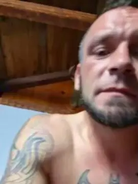 Cam4 Free Live Porn of DatRyanGuy69
