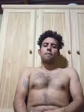 Cam4 Live Sex Cam of Guas01