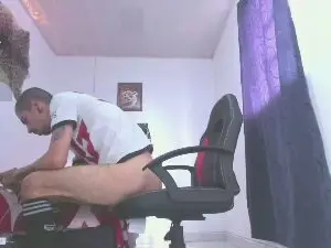 Cam4 Adult Webcams of aaronbigdickxxx
