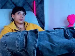 Cam4 Live Sex of KroyWave